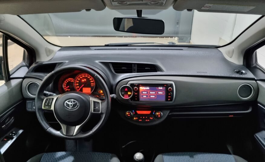 TOYOTA yaris 1.3 vtti active