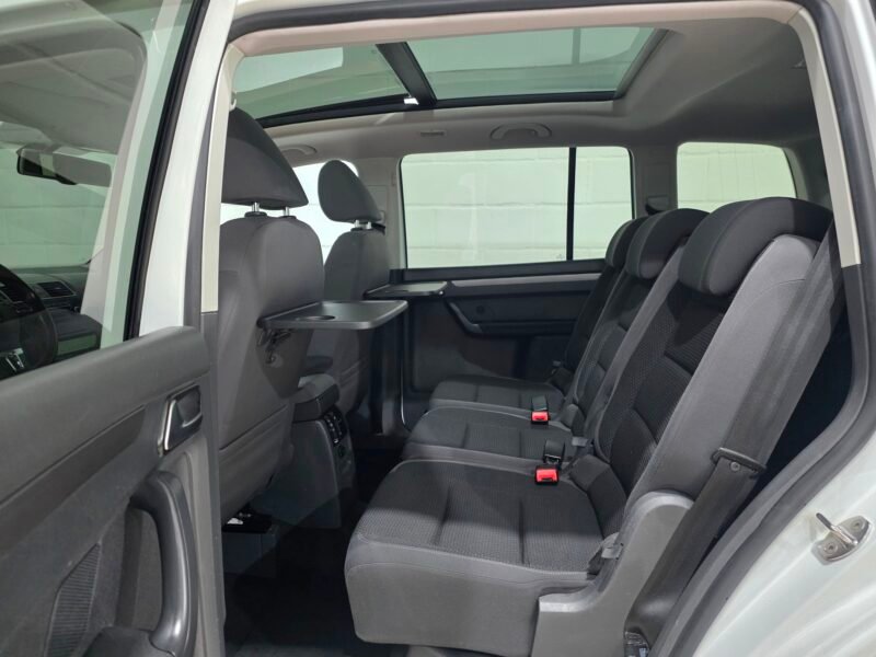 VOLKSWAGEN Touran 1.6 tdi advance