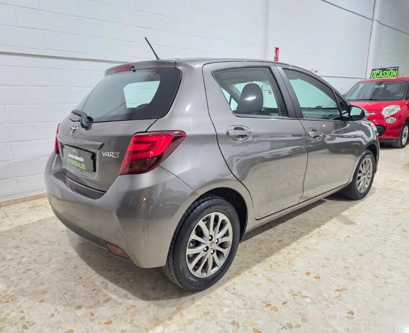 TOYOTA yaris 1.3 vtti active