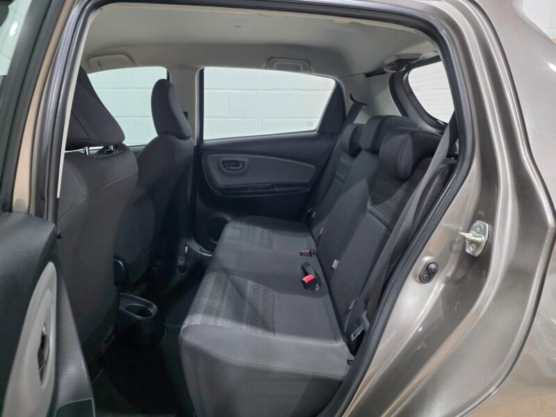 TOYOTA yaris 1.3 vtti active