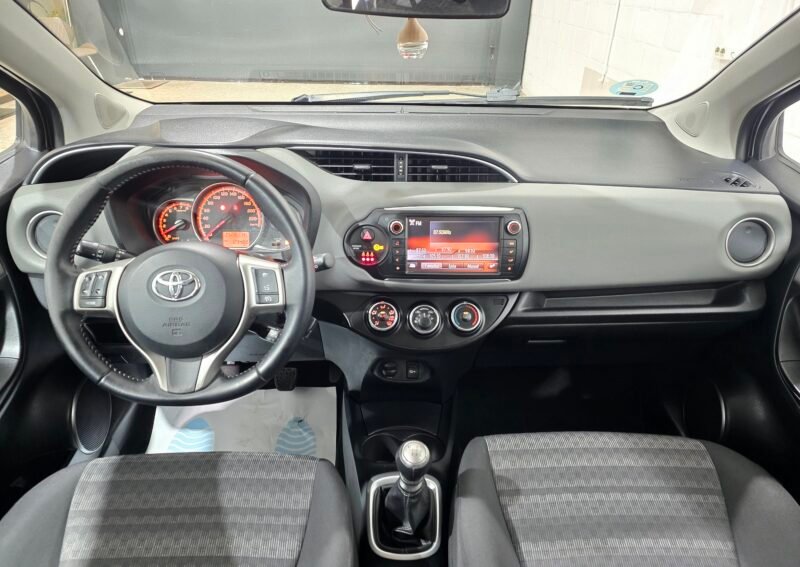 TOYOTA yaris 1.3 vtti active