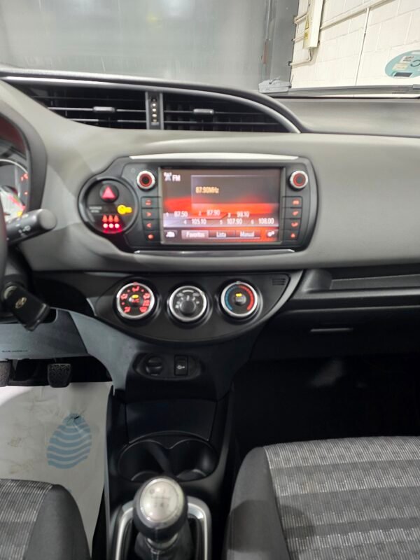 TOYOTA yaris 1.3 vtti active