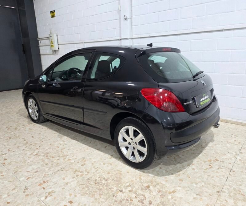 PEUGEOT 207 1.6 hdi sport