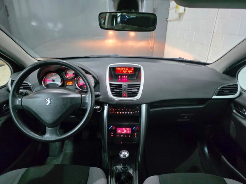 PEUGEOT 207 1.6 hdi sport
