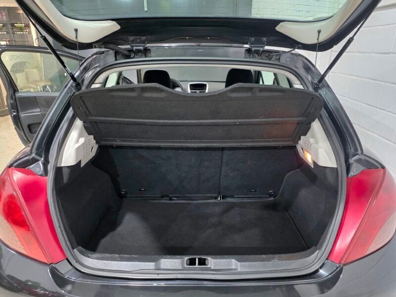 PEUGEOT 207 1.6 hdi sport