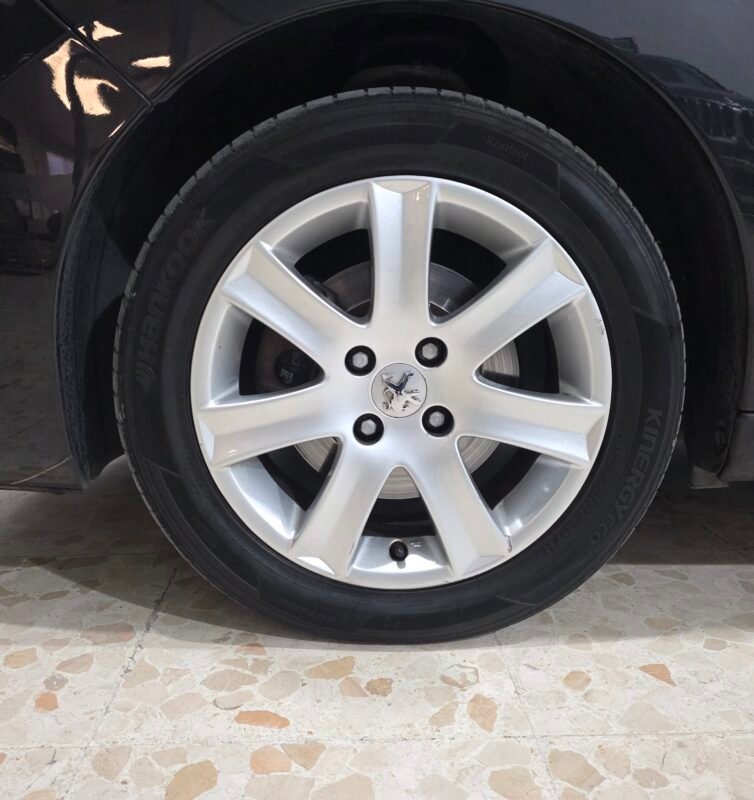 PEUGEOT 207 1.6 hdi sport