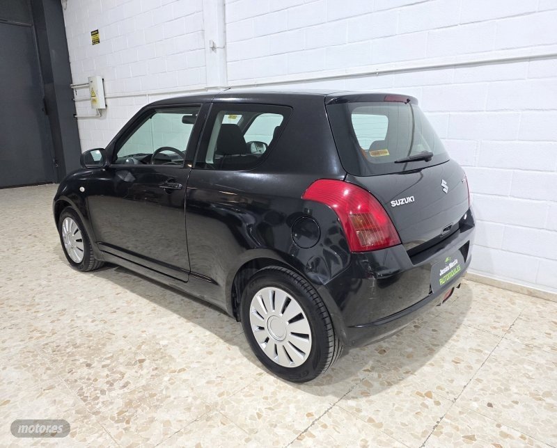 SUZUKI Swift 1.3 gl