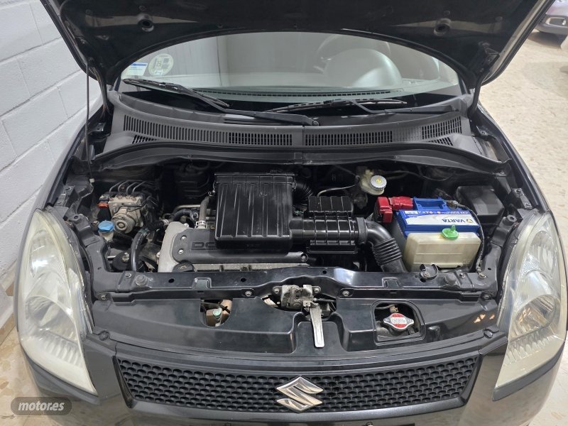 SUZUKI Swift 1.3 gl