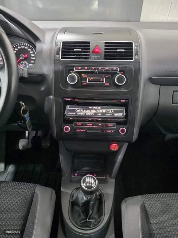 VOLKSWAGEN Touran 1.6 tdi advance