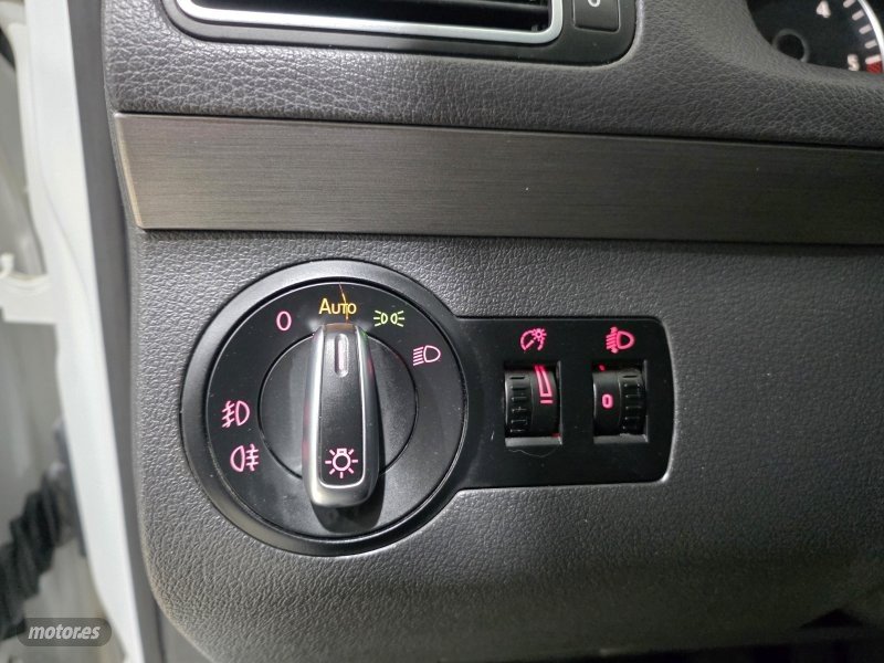 VOLKSWAGEN Touran 1.6 tdi advance