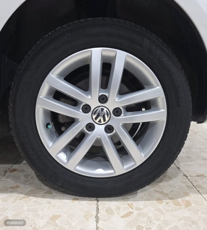 VOLKSWAGEN Touran 1.6 tdi advance