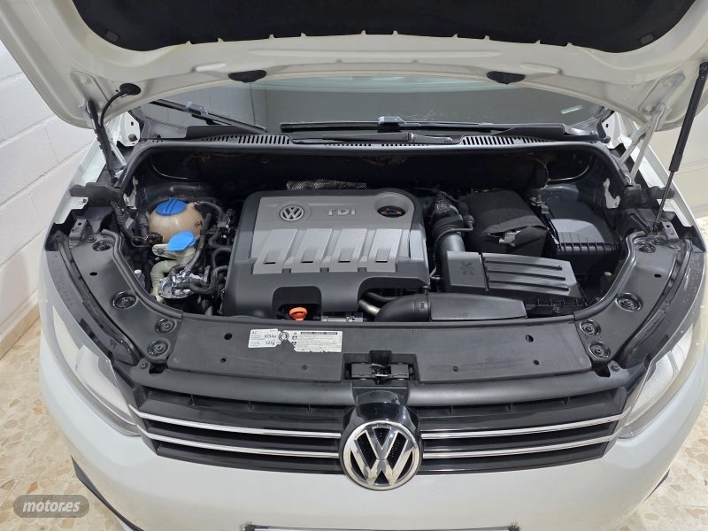 VOLKSWAGEN Touran 1.6 tdi advance