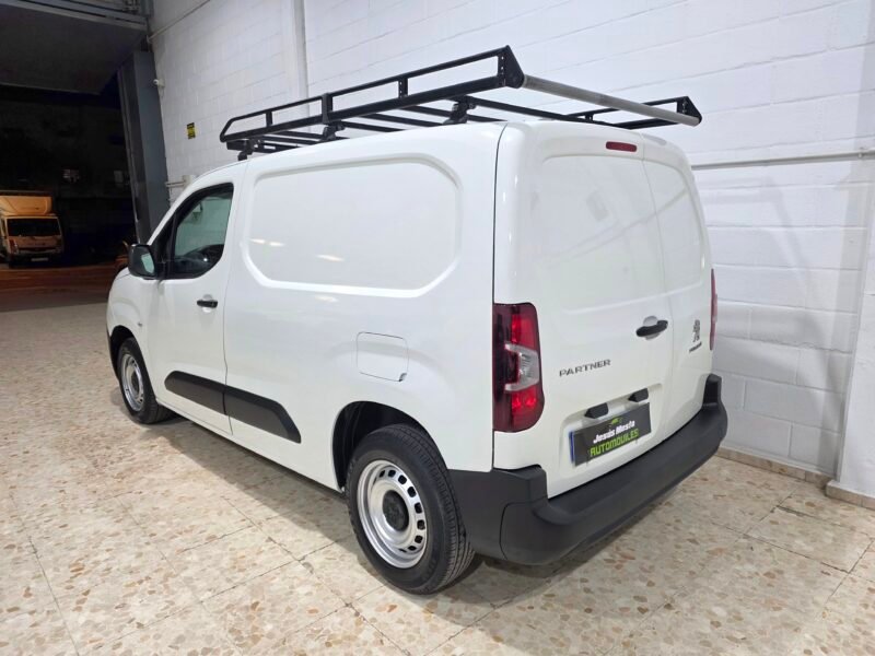 PEUGEOT Parnert Furgon HDI Talla M