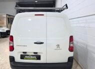 PEUGEOT Parnert Furgon HDI Talla M