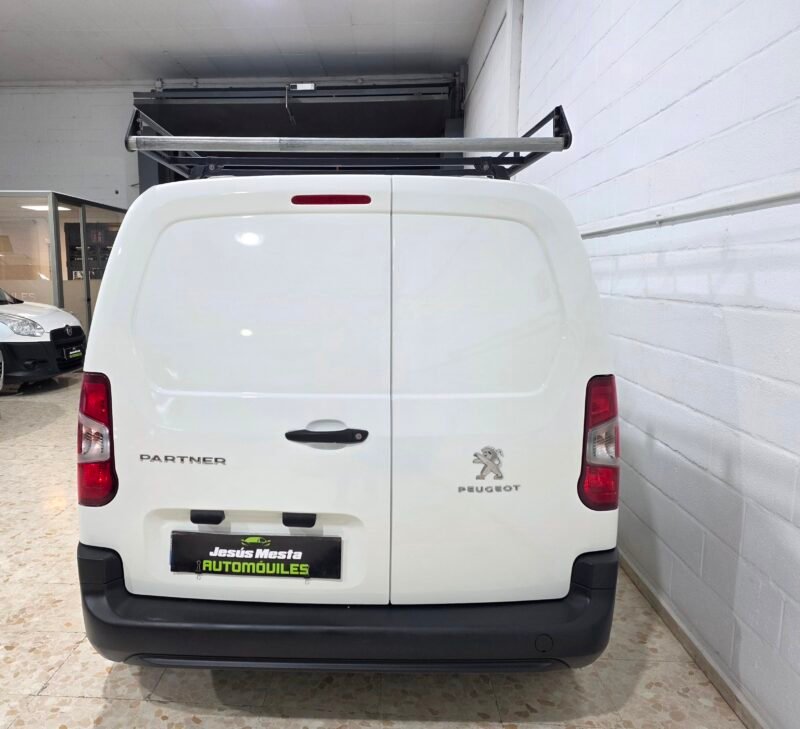 PEUGEOT Parnert Furgon HDI Talla M