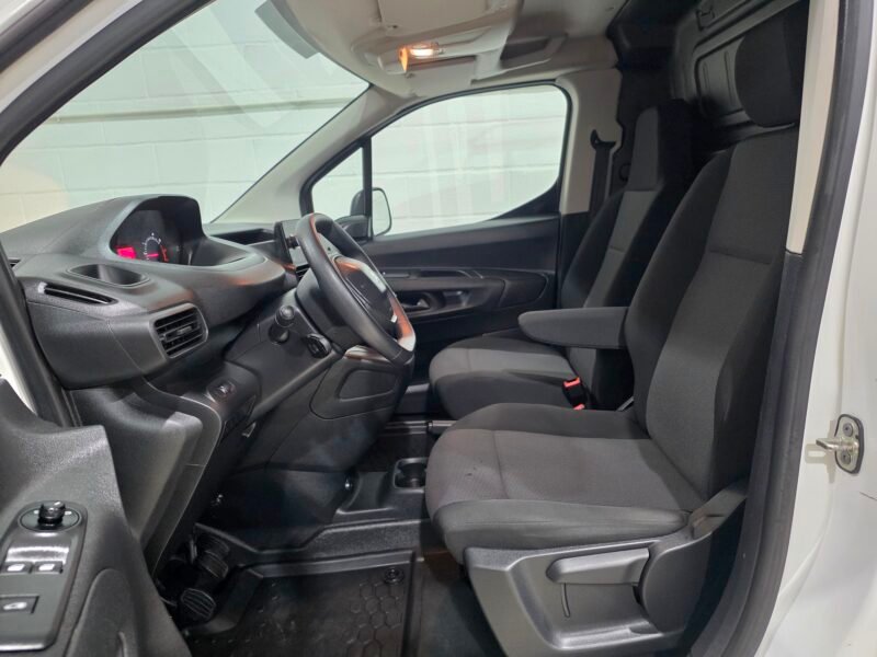 PEUGEOT Parnert Furgon HDI Talla M