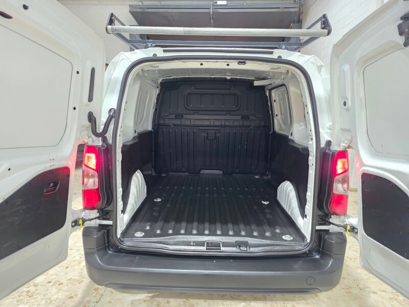 PEUGEOT Parnert Furgon HDI Talla M