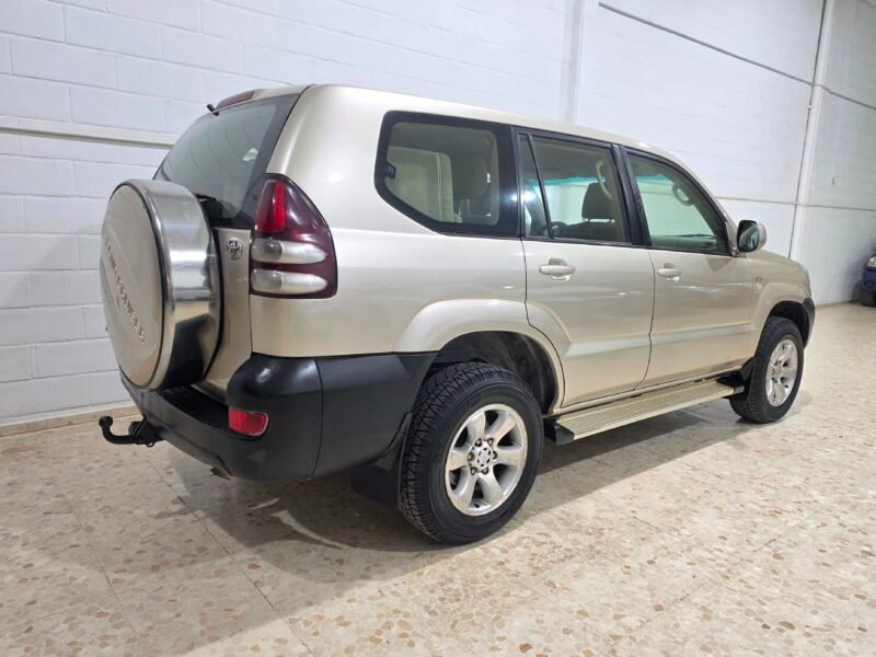 TOYOTA Land Cruiser 3.0 d4d Vx