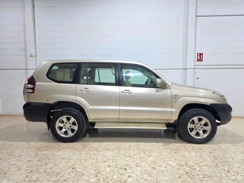 TOYOTA Land Cruiser 3.0 d4d Vx