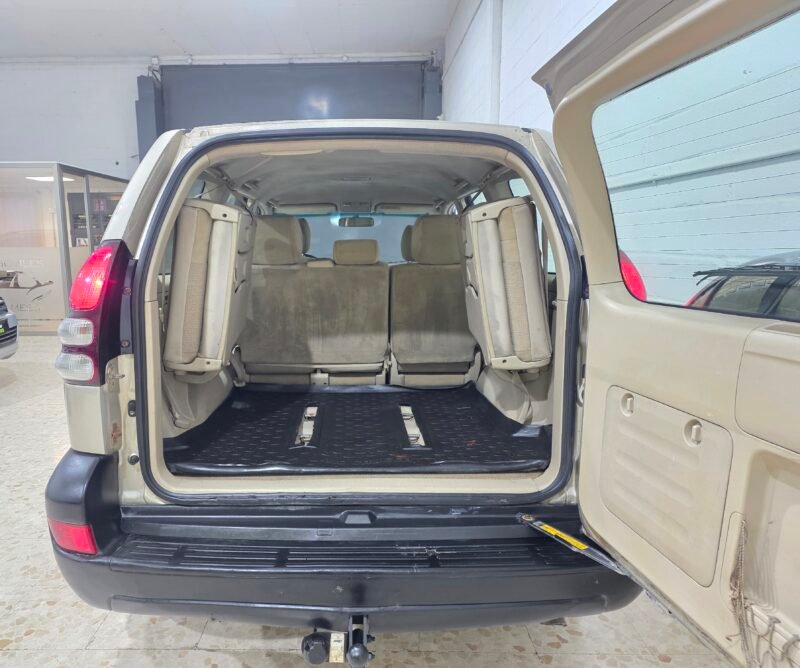 TOYOTA Land Cruiser 3.0 d4d Vx