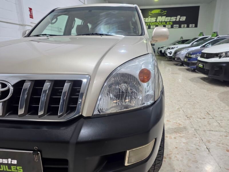 TOYOTA Land Cruiser 3.0 d4d Vx