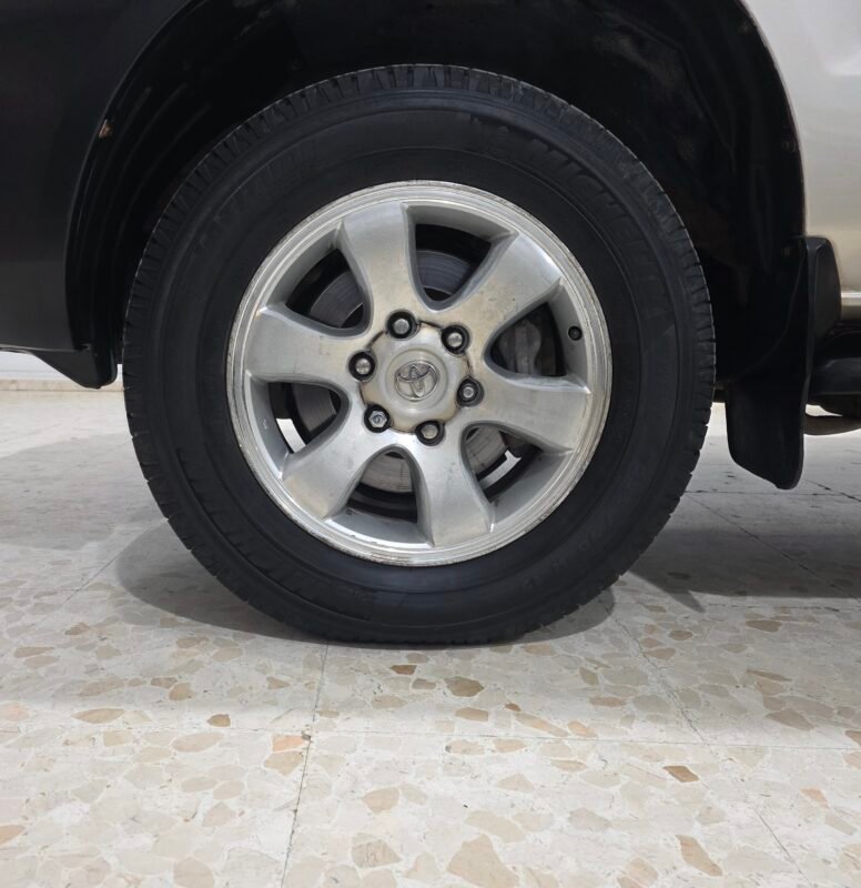 TOYOTA Land Cruiser 3.0 d4d Vx