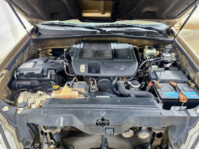 TOYOTA Land Cruiser 3.0 d4d Vx