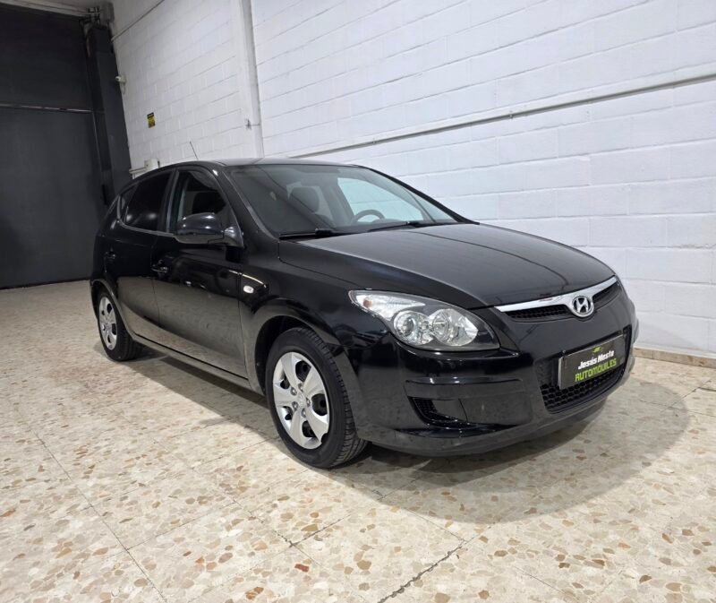 HYUNDAI i30 1.6 crdi confort