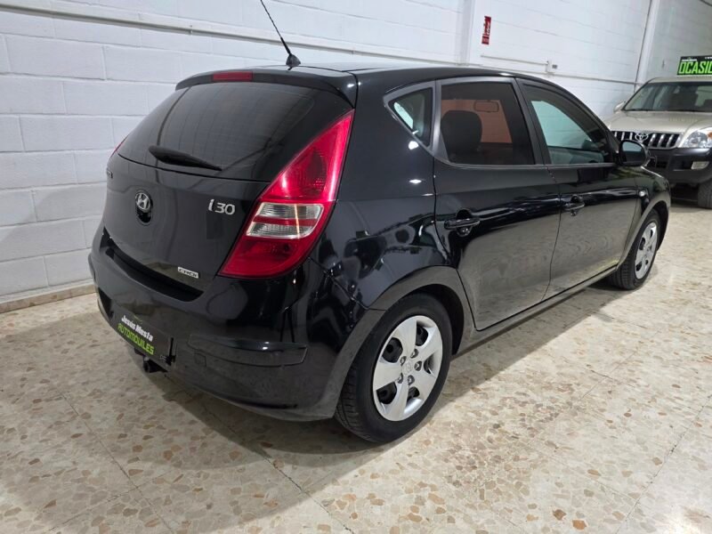 HYUNDAI i30 1.6 crdi confort