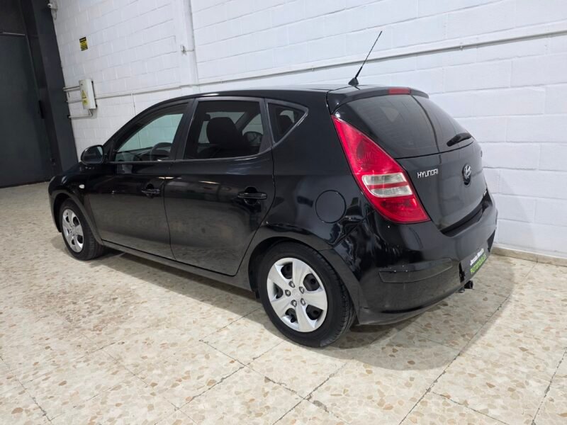 HYUNDAI i30 1.6 crdi confort