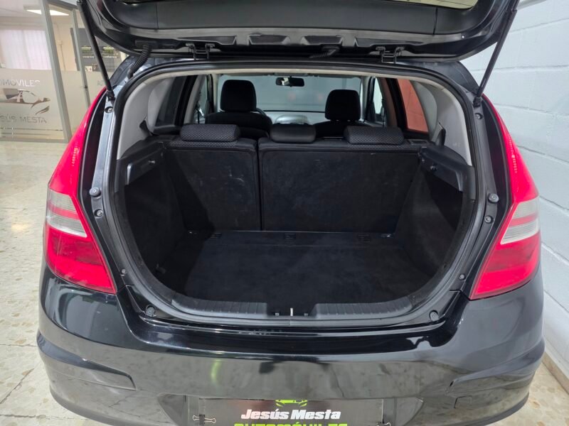 HYUNDAI i30 1.6 crdi confort