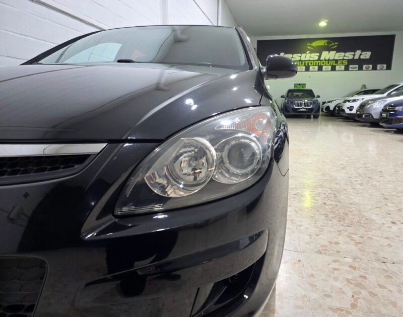 HYUNDAI i30 1.6 crdi confort