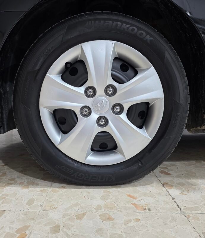 HYUNDAI i30 1.6 crdi confort