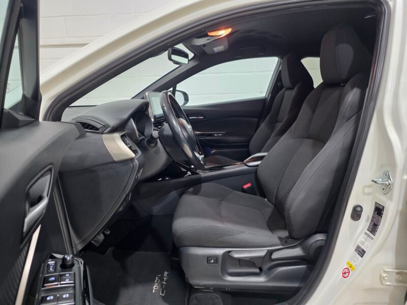 TOYOTA Ch-r ADVANCE 125H