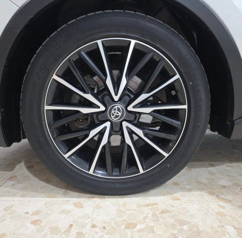 TOYOTA Ch-r ADVANCE 125H