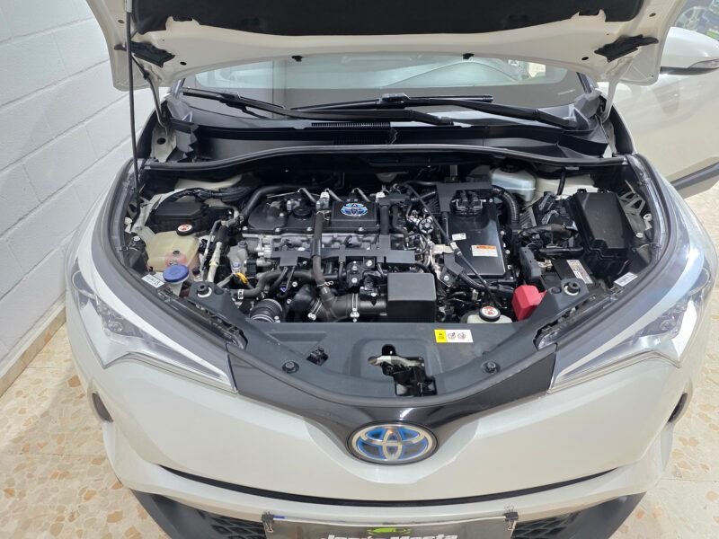 TOYOTA Ch-r ADVANCE 125H