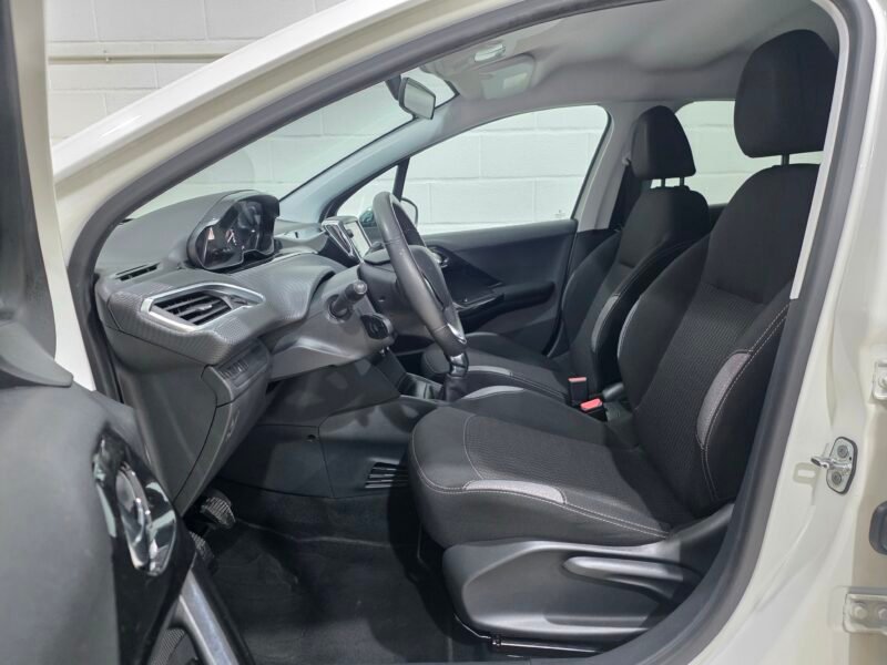 PEUGEOT 208 Style