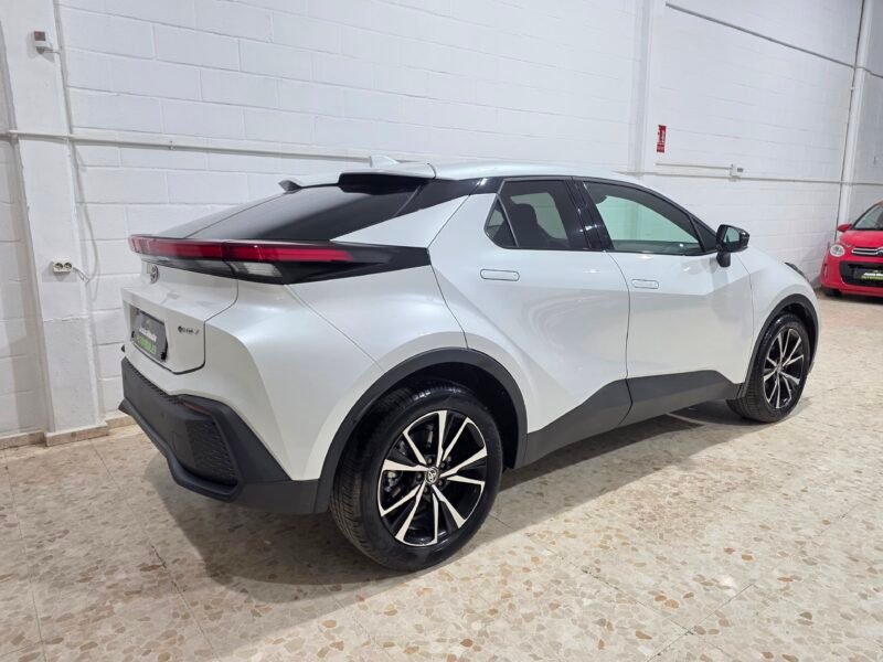 TOYOTA Chr advance