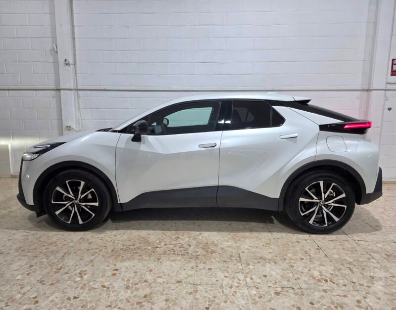 TOYOTA Chr advance