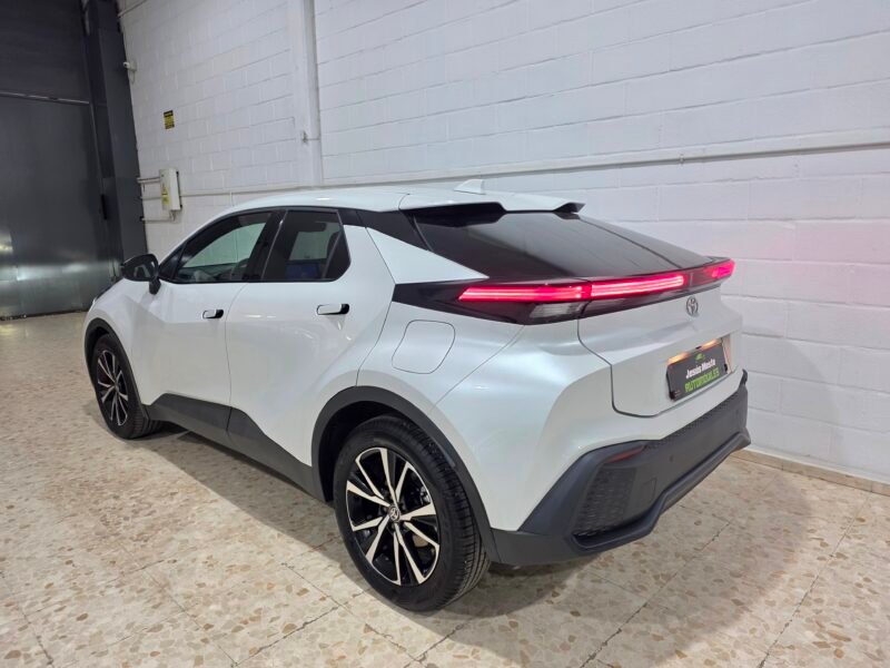 TOYOTA Chr advance