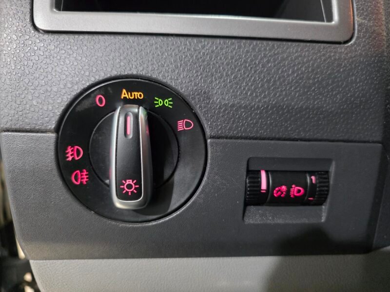 VOLKSWAGEN Transporter 2.0 tdi largo dsg 5 plazas