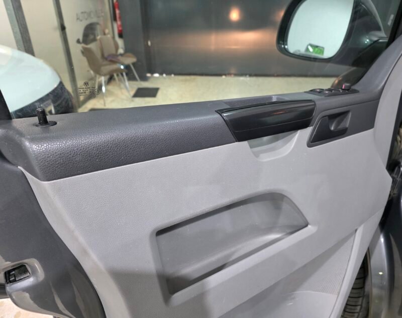 VOLKSWAGEN Transporter 2.0 tdi largo dsg 5 plazas