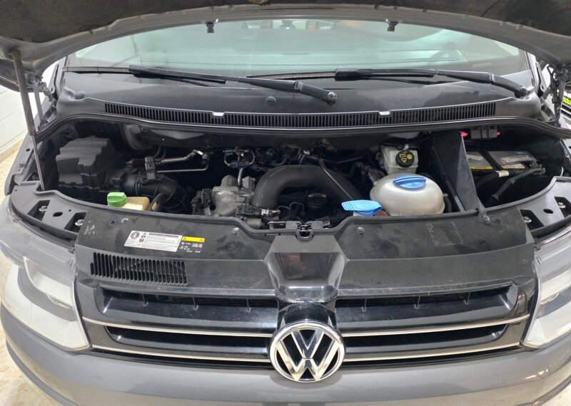 VOLKSWAGEN Transporter 2.0 tdi largo dsg 5 plazas