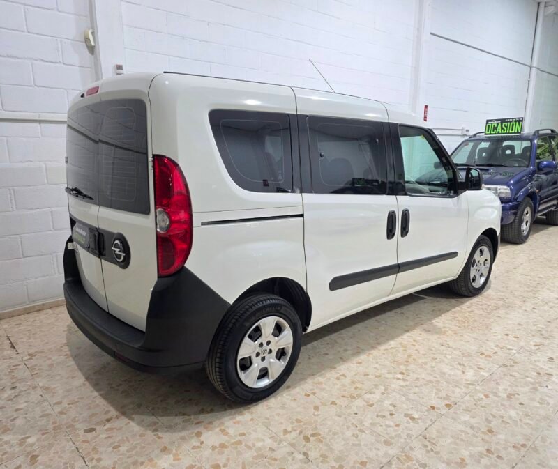 OPEL Combo Life cdti 5 plazas