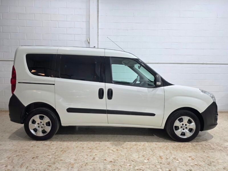 OPEL Combo Life cdti 5 plazas