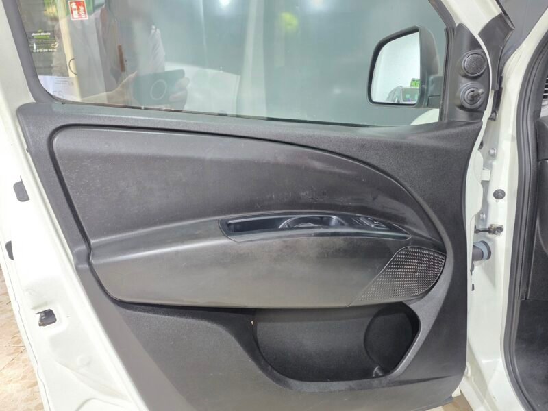OPEL Combo Life cdti 5 plazas