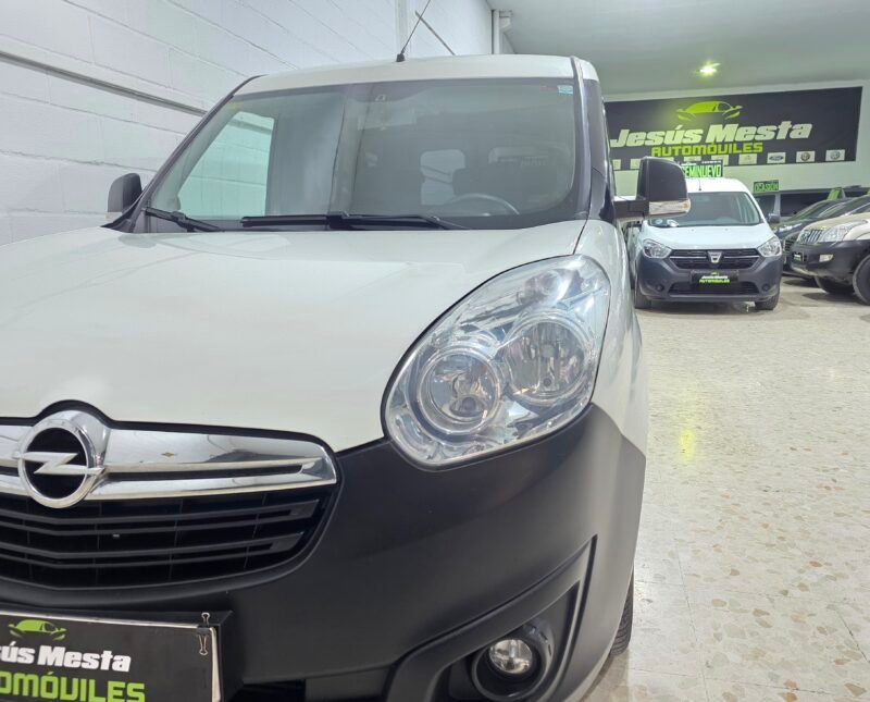 OPEL Combo Life cdti 5 plazas