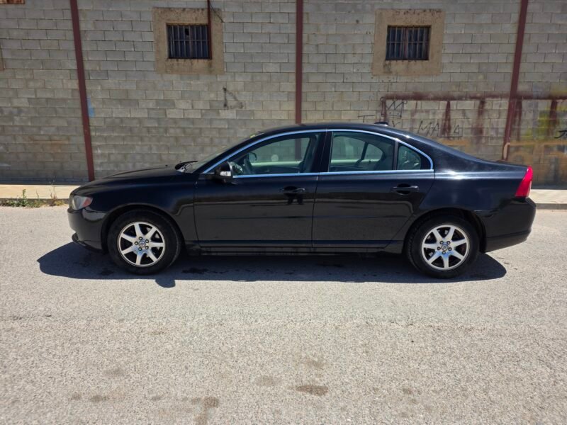 VOLVO S80 Momentum
