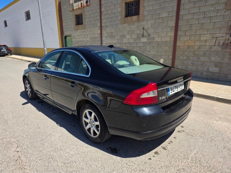 VOLVO S80 Momentum