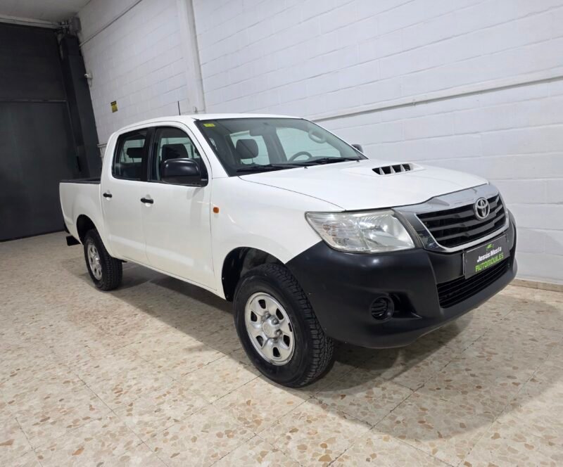 TOYOTA Hilux d4d doble cabina 4×4